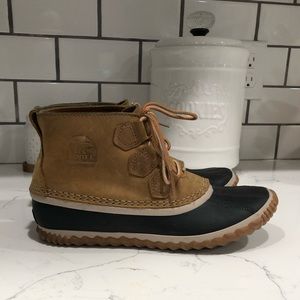 Sorel Out N About booties